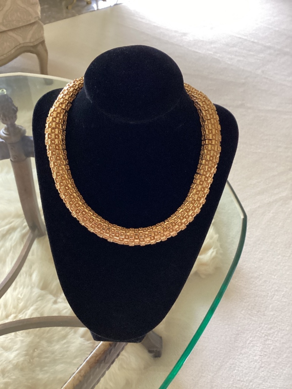 Beautiful St. John Collar Necklace (goldtone)
